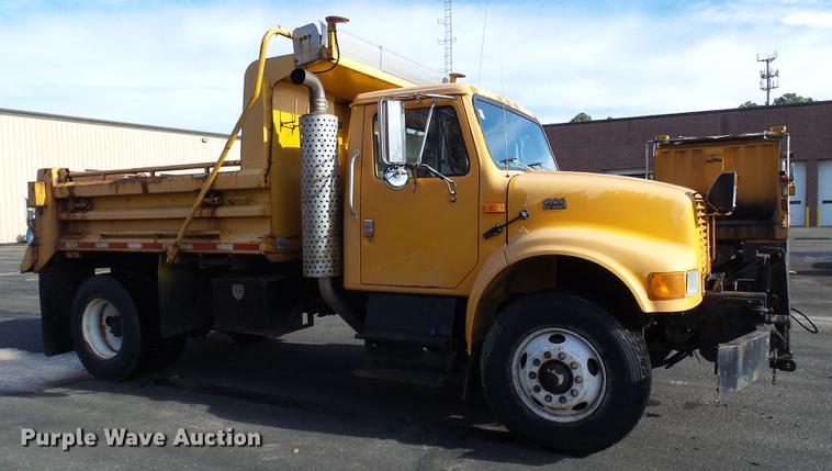 image for item DB2121 2002 International 4900 dump truck