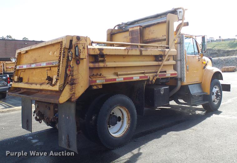 image for item DB2121 2002 International 4900 dump truck