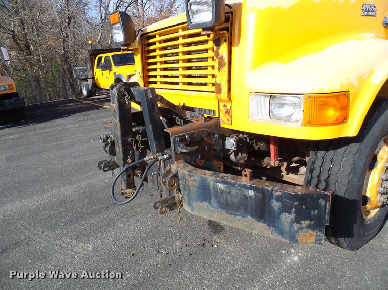 image for item DB2121 2002 International 4900 dump truck