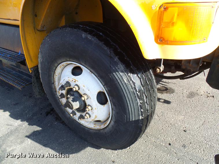 image for item DB2121 2002 International 4900 dump truck