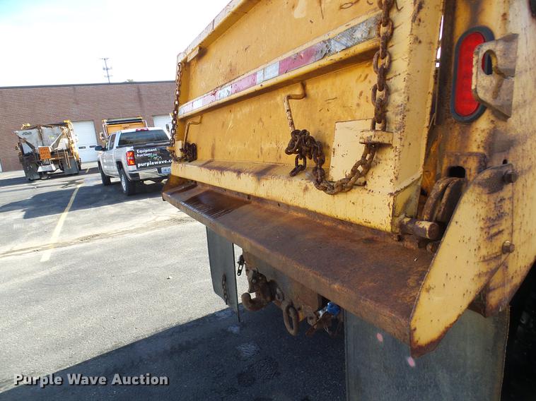 image for item DB2121 2002 International 4900 dump truck