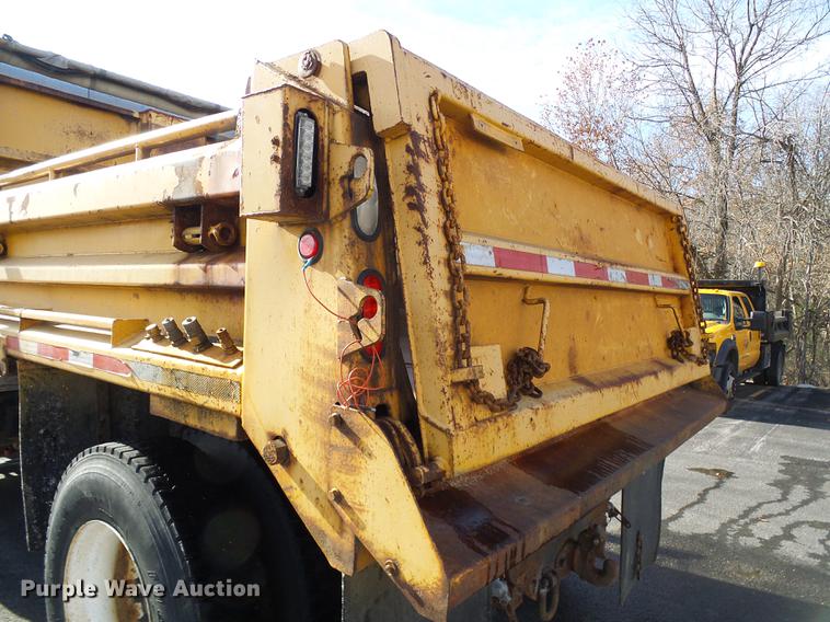 image for item DB2121 2002 International 4900 dump truck