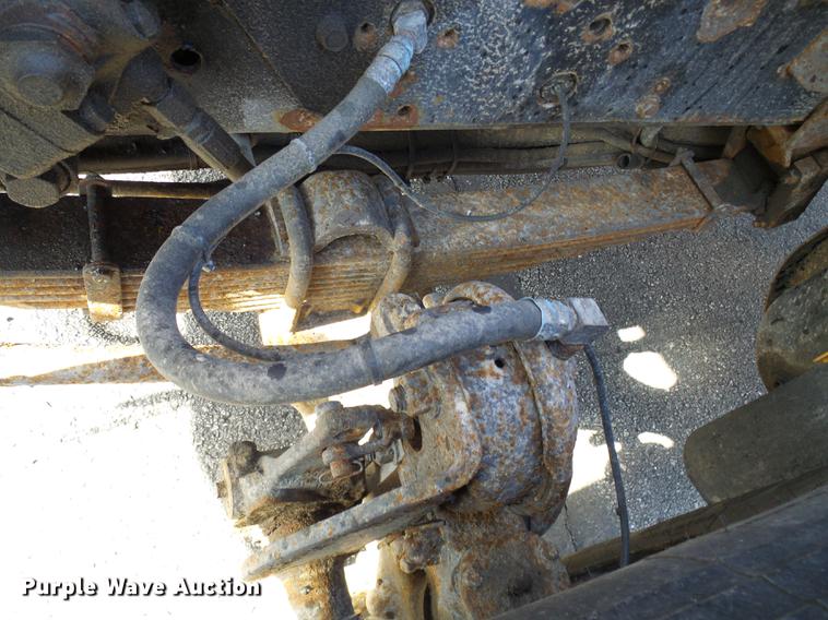 image for item DB2121 2002 International 4900 dump truck