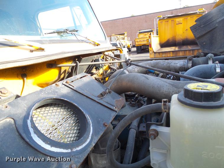 image for item DB2121 2002 International 4900 dump truck