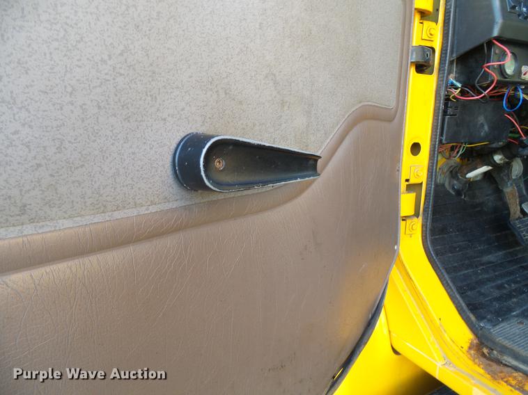 image for item DB2121 2002 International 4900 dump truck