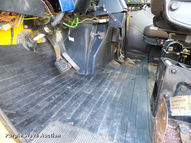 image for item DB2121 2002 International 4900 dump truck