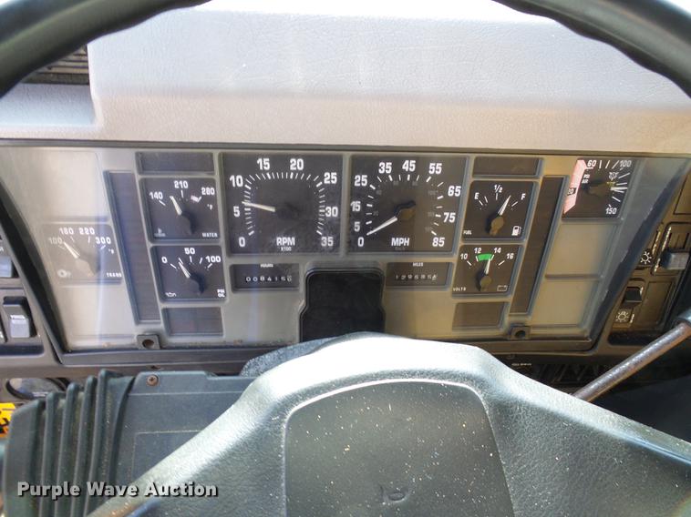 image for item DB2121 2002 International 4900 dump truck