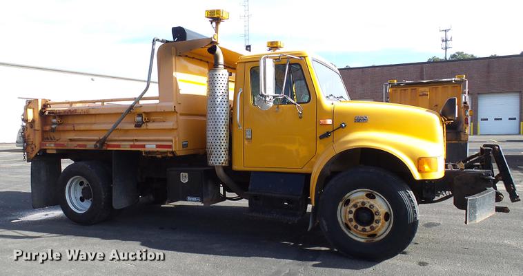 image for item DB2122 2002 International 4900 dump truck