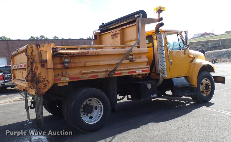 image for item DB2122 2002 International 4900 dump truck