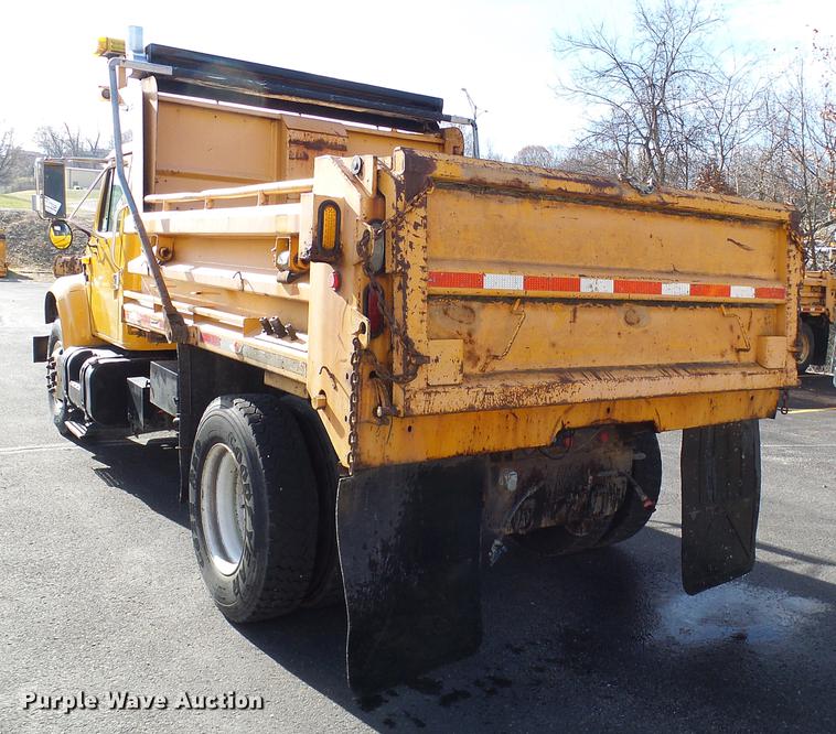 image for item DB2122 2002 International 4900 dump truck