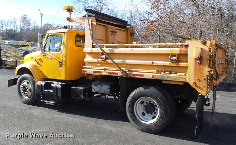 image for item DB2122 2002 International 4900 dump truck