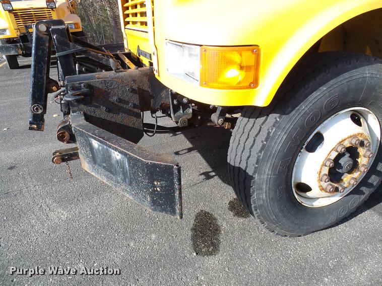 image for item DB2122 2002 International 4900 dump truck