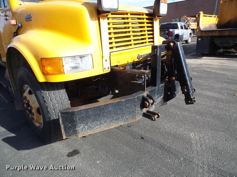 image for item DB2122 2002 International 4900 dump truck