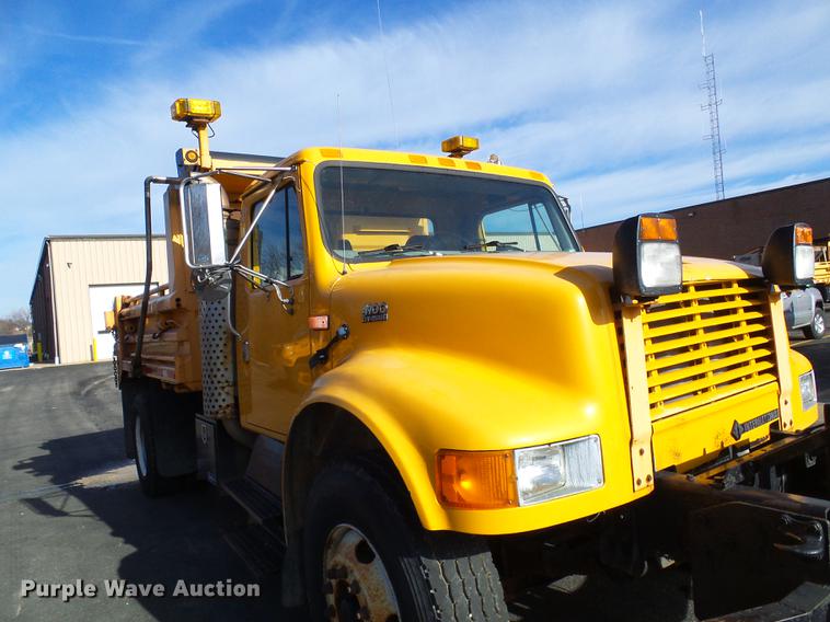 image for item DB2122 2002 International 4900 dump truck