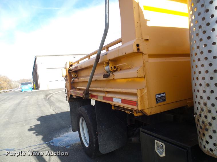 image for item DB2122 2002 International 4900 dump truck