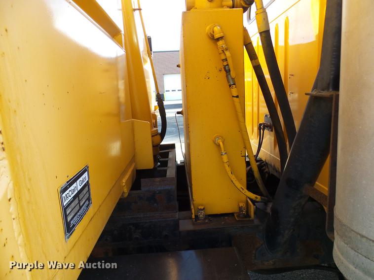 image for item DB2122 2002 International 4900 dump truck