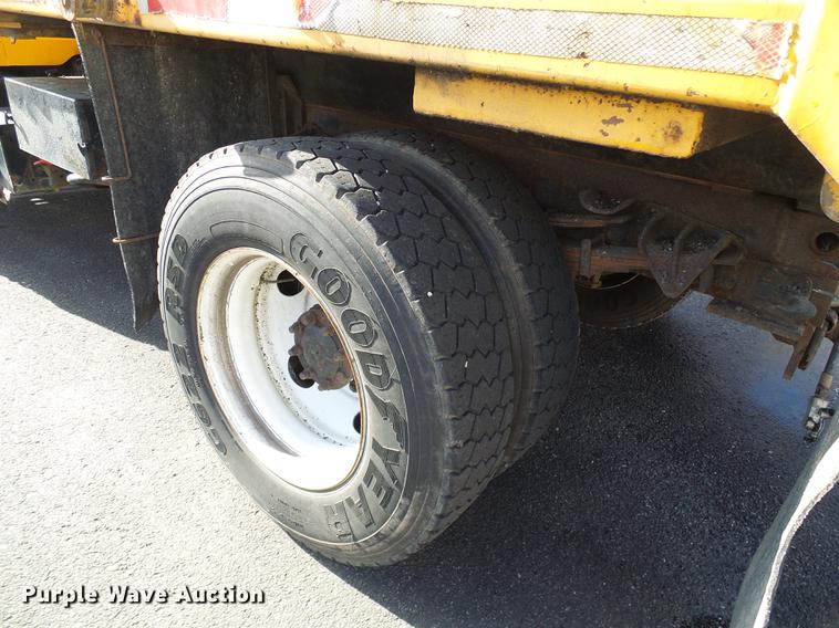 image for item DB2122 2002 International 4900 dump truck