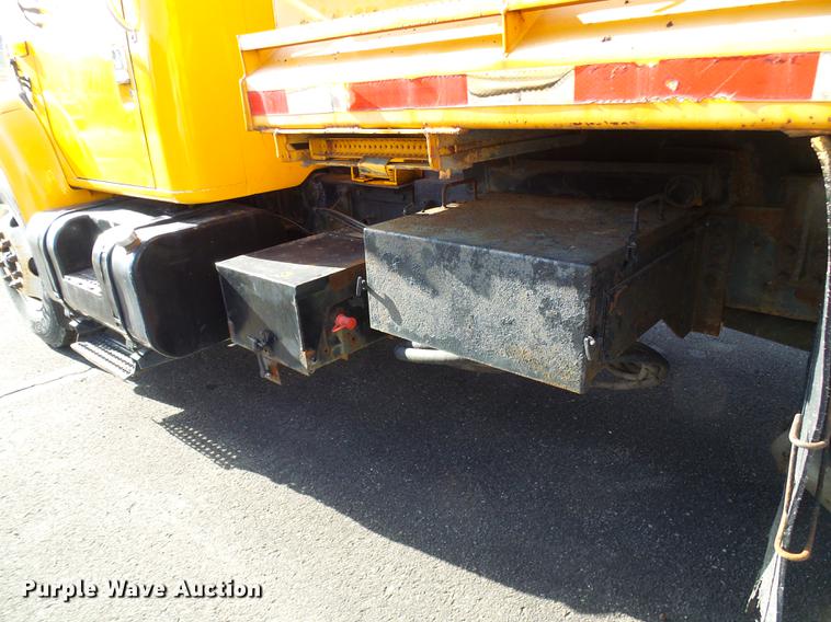 image for item DB2122 2002 International 4900 dump truck