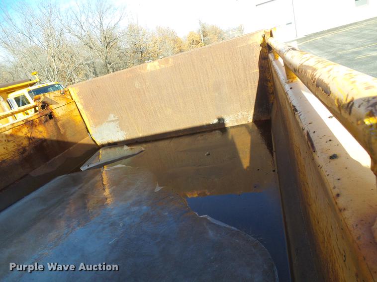 image for item DB2122 2002 International 4900 dump truck