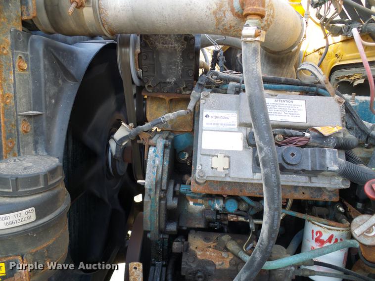 image for item DB2122 2002 International 4900 dump truck