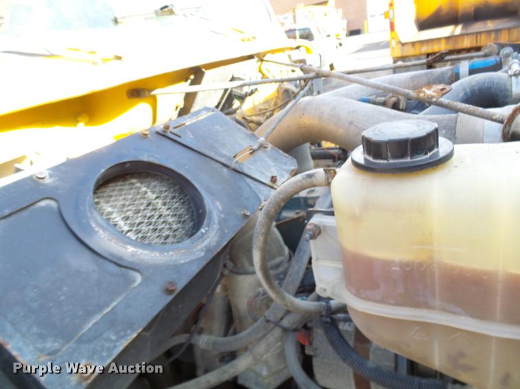 image for item DB2122 2002 International 4900 dump truck