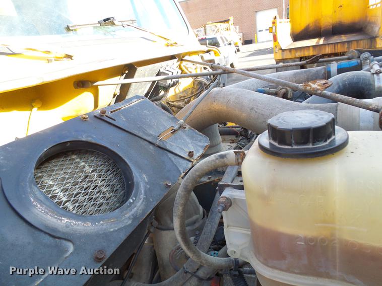 image for item DB2122 2002 International 4900 dump truck