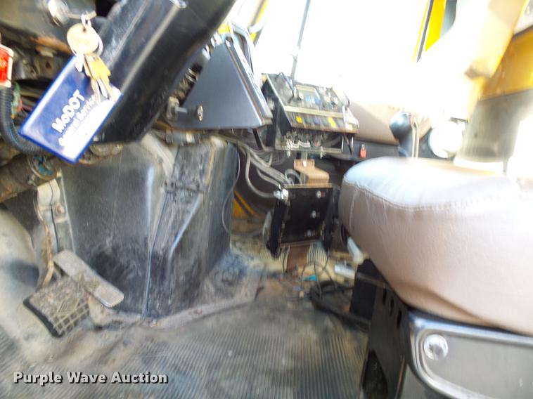 image for item DB2122 2002 International 4900 dump truck