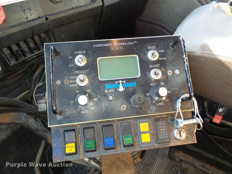 image for item DB2122 2002 International 4900 dump truck