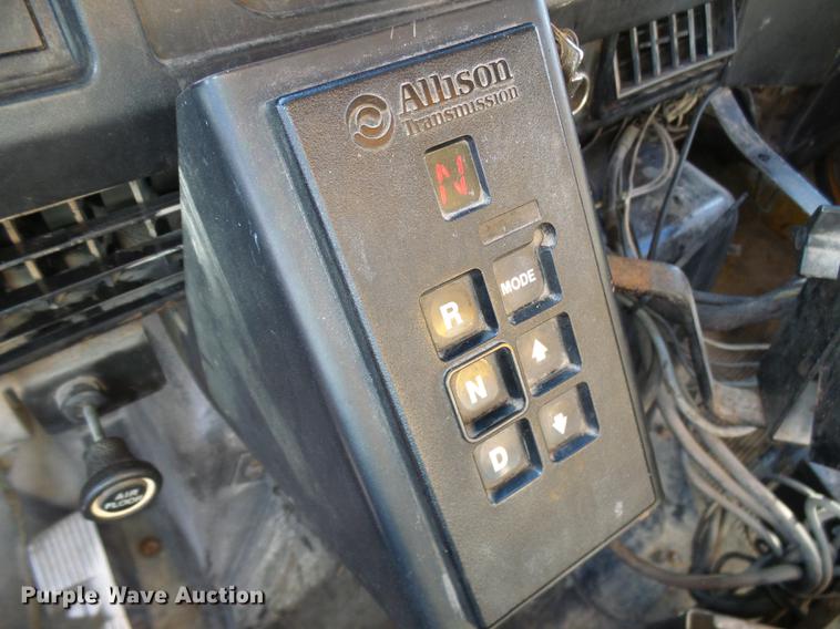 image for item DB2122 2002 International 4900 dump truck