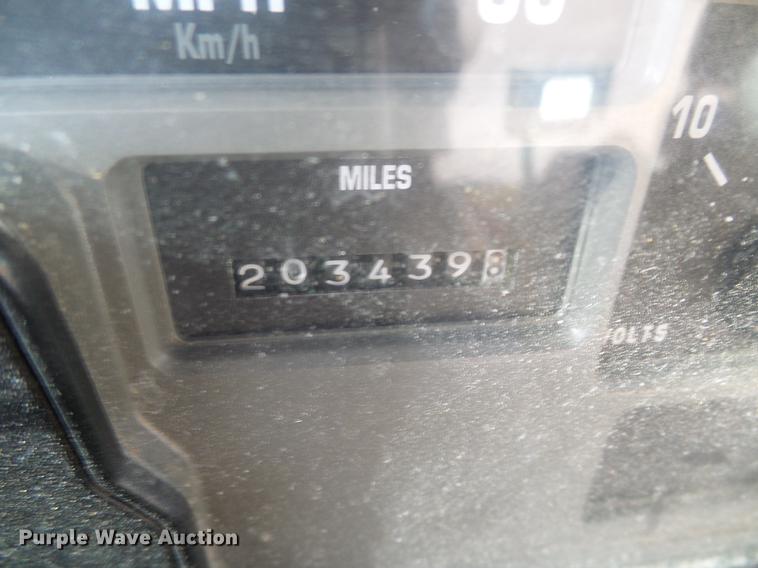 image for item DB2122 2002 International 4900 dump truck