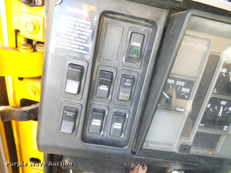 image for item DB2122 2002 International 4900 dump truck