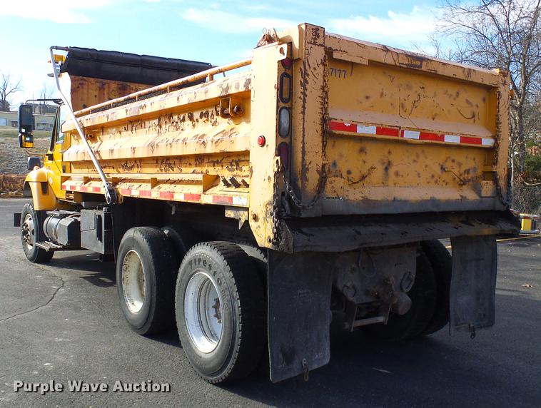 image for item DB2123 2004 International 7400 dump truck