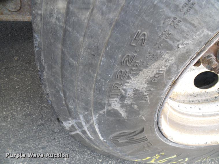 image for item DB2123 2004 International 7400 dump truck