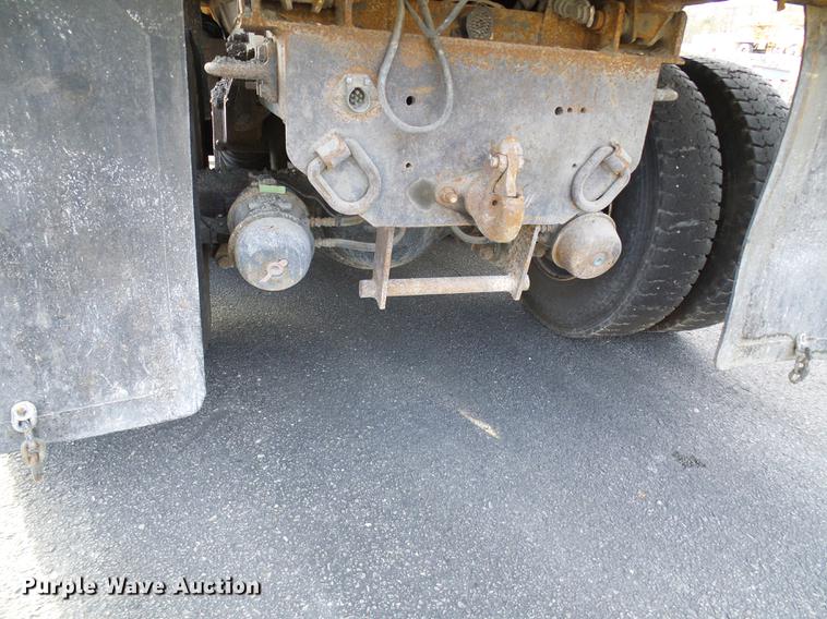 image for item DB2123 2004 International 7400 dump truck