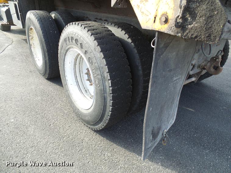 image for item DB2123 2004 International 7400 dump truck