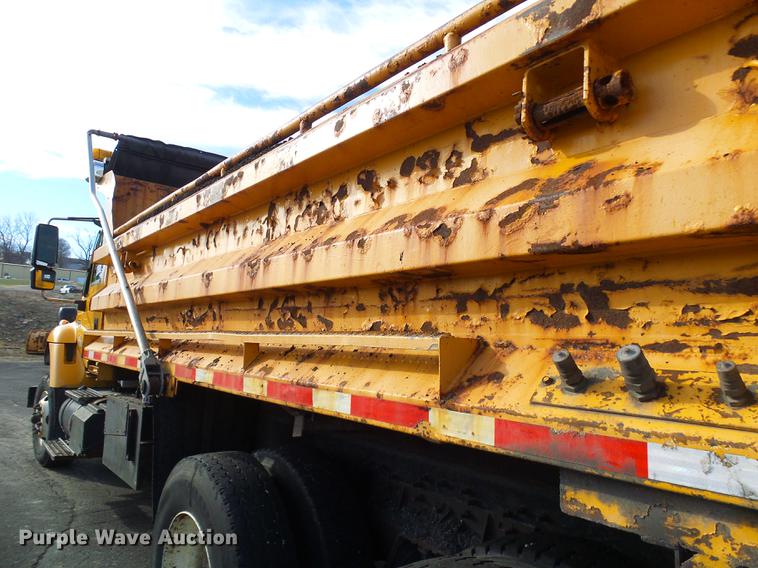 image for item DB2123 2004 International 7400 dump truck