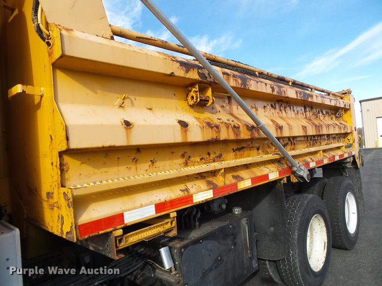 image for item DB2123 2004 International 7400 dump truck