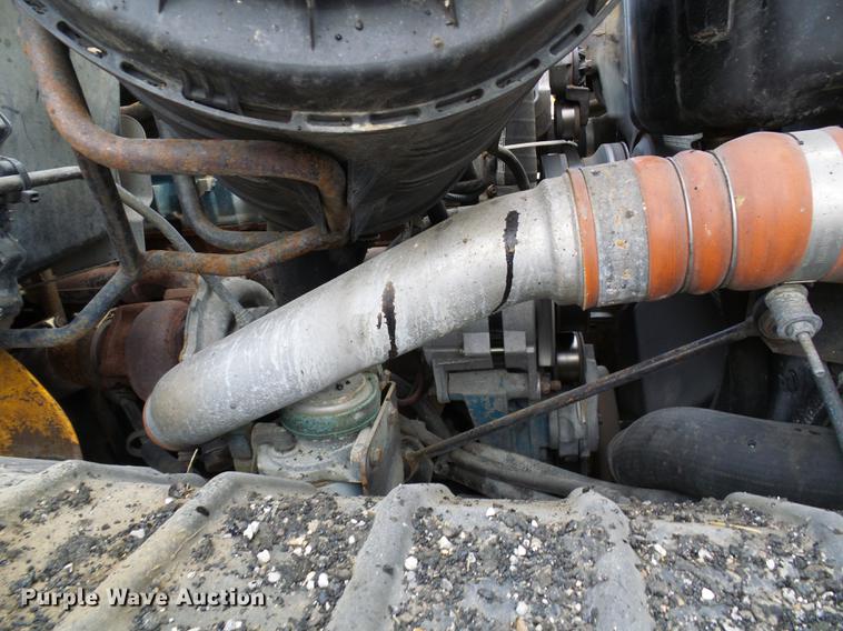 image for item DB2123 2004 International 7400 dump truck