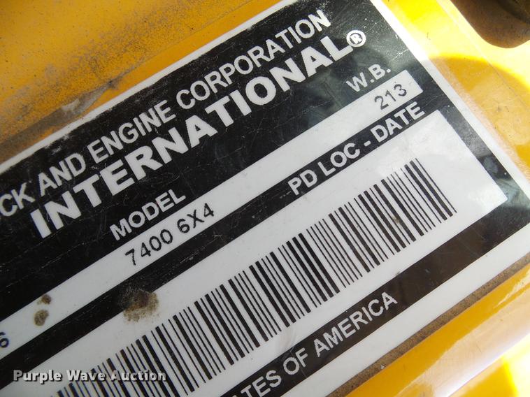 image for item DB2123 2004 International 7400 dump truck