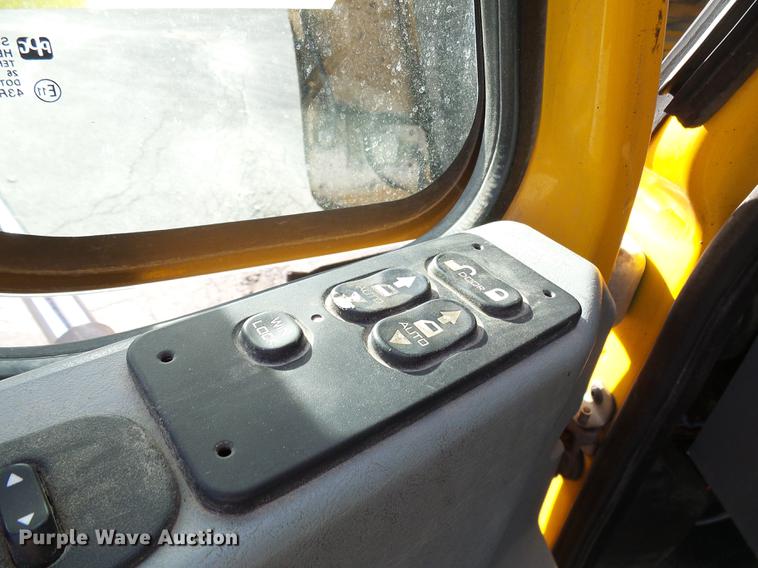 image for item DB2123 2004 International 7400 dump truck