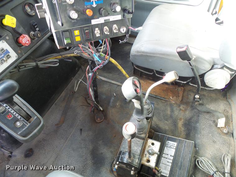 image for item DB2123 2004 International 7400 dump truck