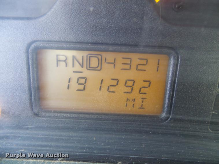 image for item DB2123 2004 International 7400 dump truck