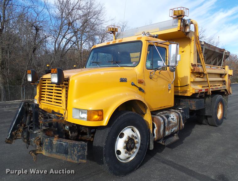 image for item DB2124 2002 International 4900 dump truck
