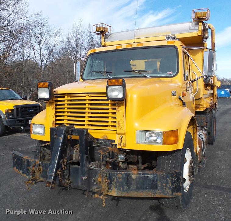 image for item DB2124 2002 International 4900 dump truck