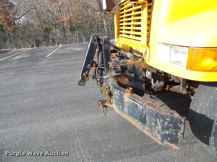 image for item DB2124 2002 International 4900 dump truck