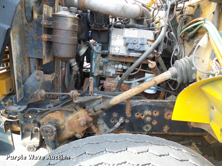 image for item DB2124 2002 International 4900 dump truck