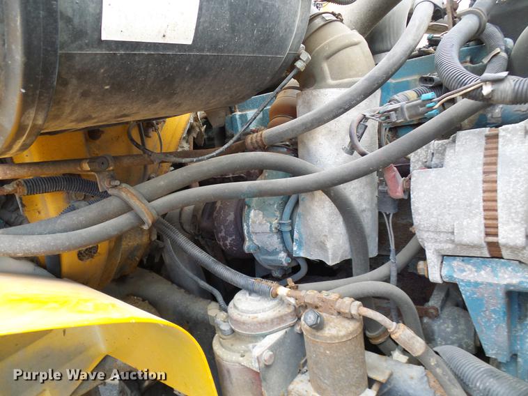 image for item DB2124 2002 International 4900 dump truck