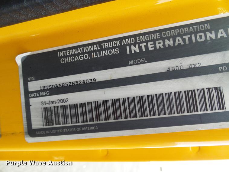 image for item DB2124 2002 International 4900 dump truck