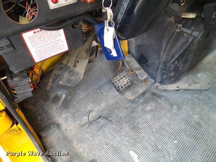 image for item DB2124 2002 International 4900 dump truck