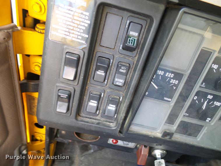 image for item DB2124 2002 International 4900 dump truck